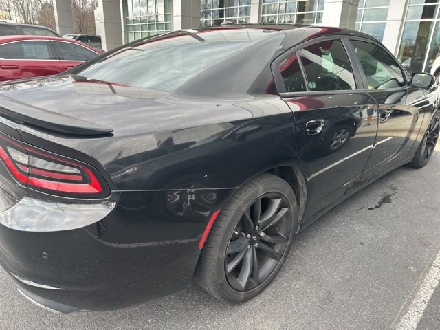 Used 2018 Dodge Charger SXT w/ Blacktop Package image 8