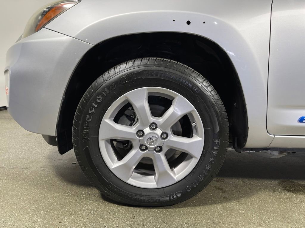 Used 2014 Toyota RAV4 EV image 9