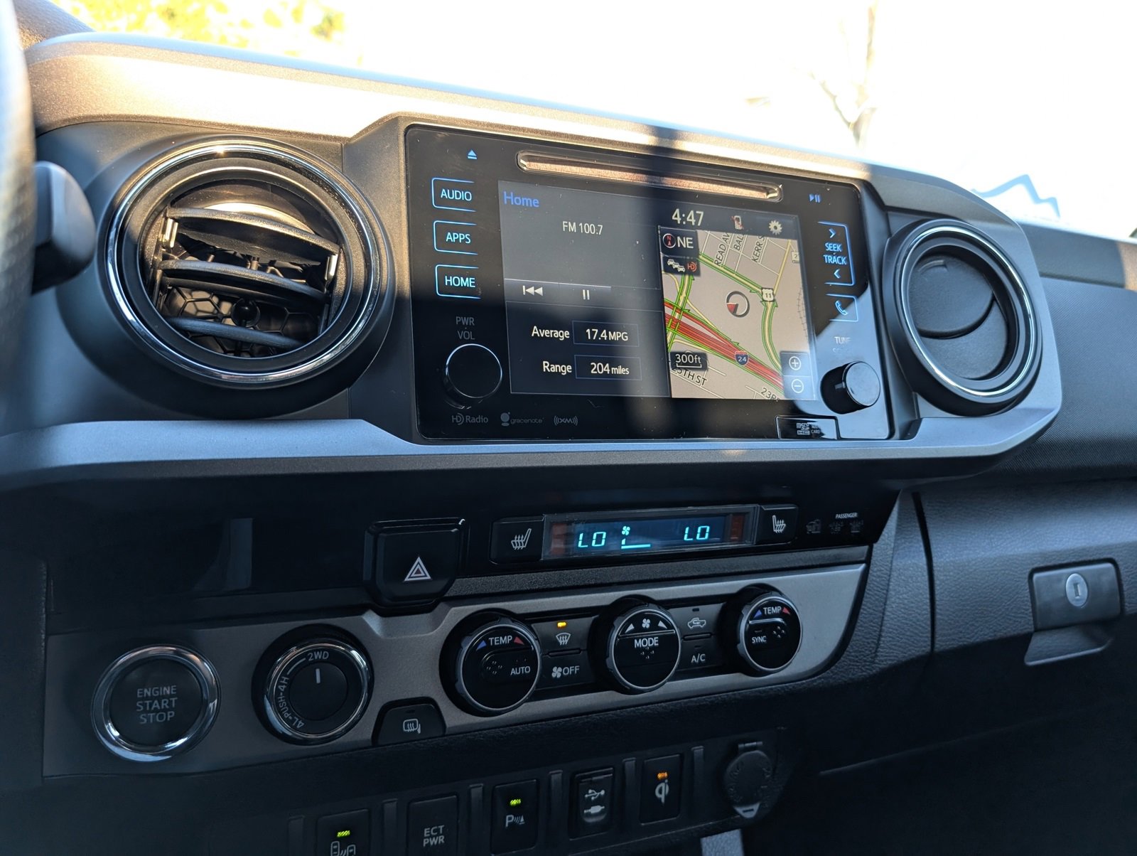 Used 2017 Toyota Tacoma TRD Sport image 22