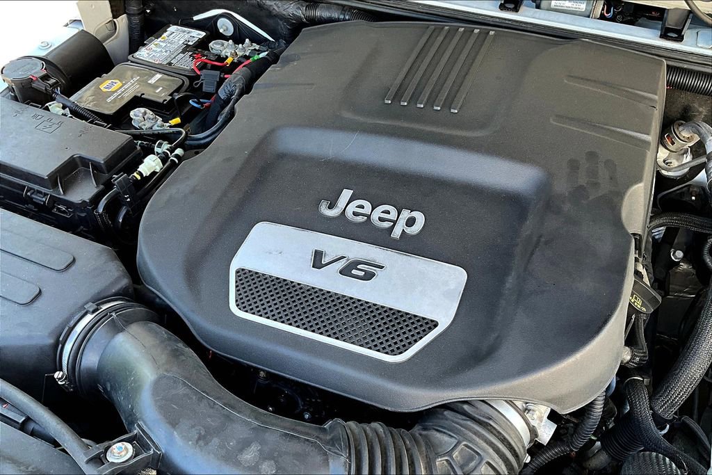 Used 2018 Jeep Wrangler Unlimited Sahara image 28