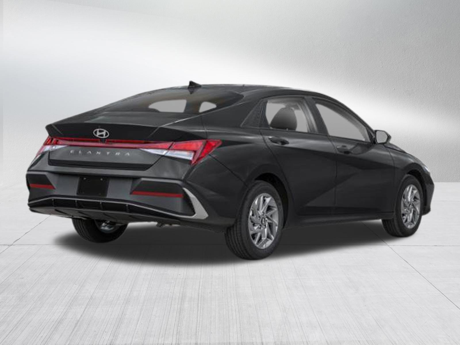 New 2026 Hyundai Elantra SEL Sport Premium image 3