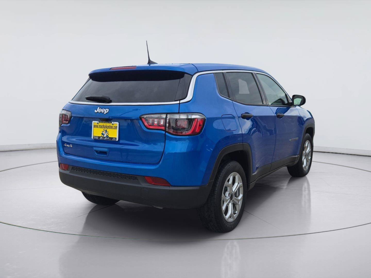 Used 2025 Jeep Compass Sport AWD/4WD image 5