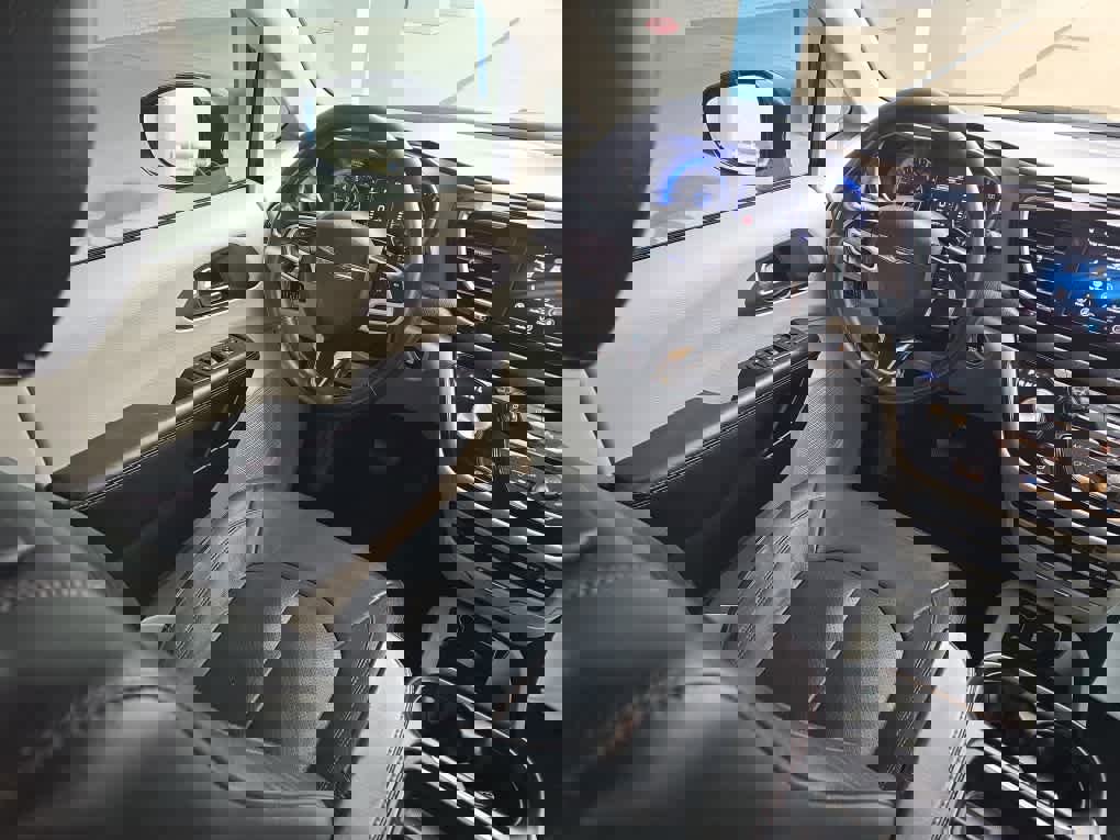 Used 2019 Chrysler Pacifica Touring-L image 14