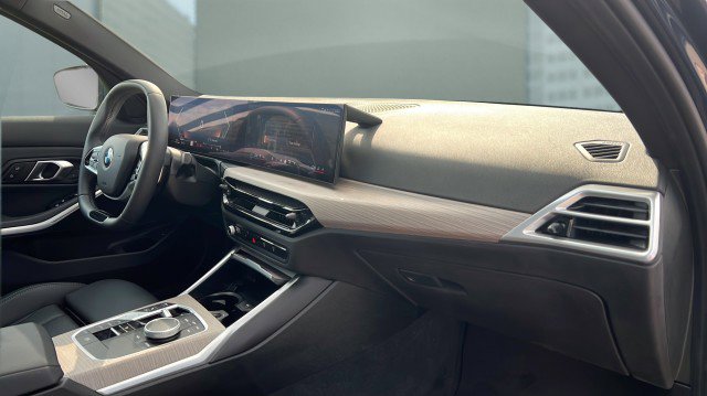 Used 2025 BMW 330i Sedan image 20