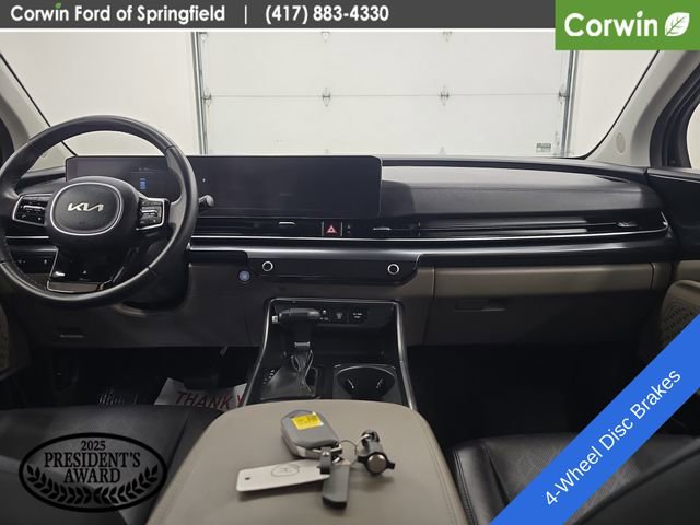 Used 2025 Kia Carnival FWD image 13