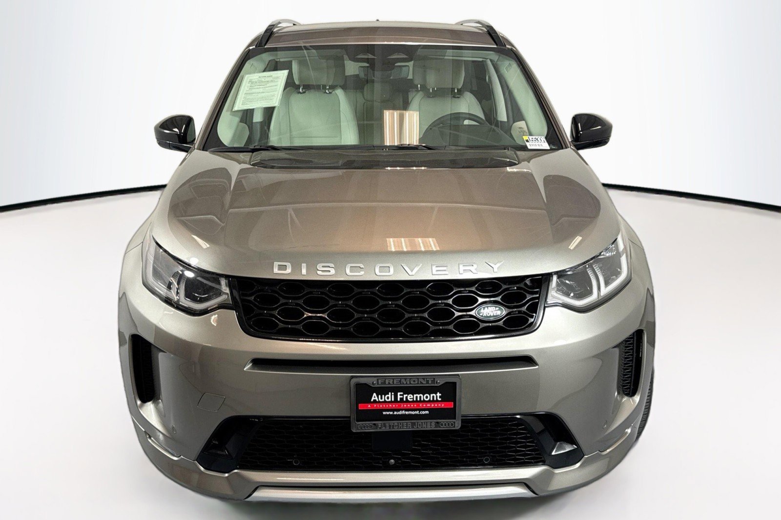 Used 2024 Land Rover Discovery Sport S image 2