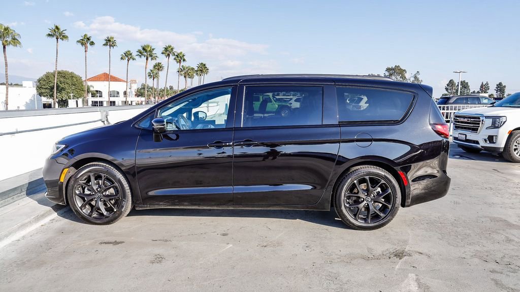 New 2026 Chrysler Pacifica Limited w/ S Appearance Package image 14
