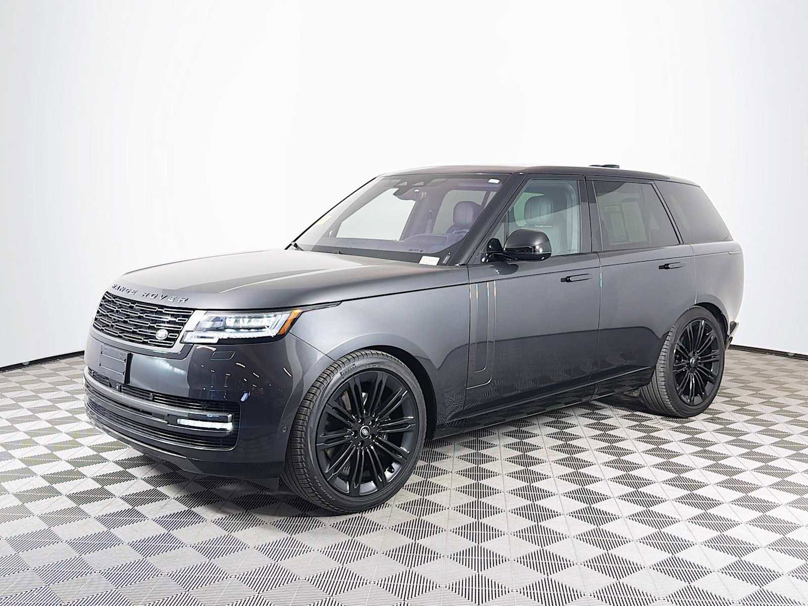 Certified 2023 Land Rover Range Rover SE image 3
