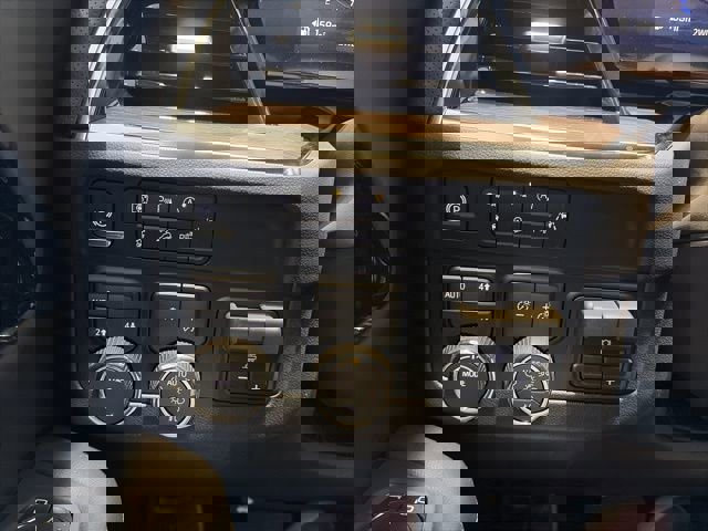 New 2026 Chevrolet Suburban Premier image 17