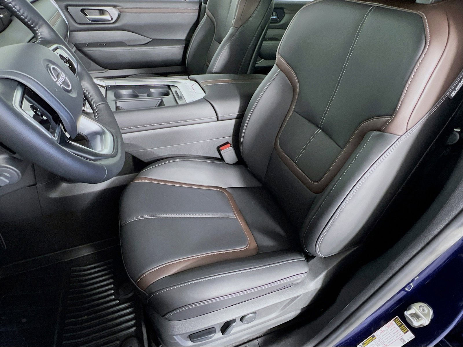 New 2026 Nissan Armada SL w/ Captain's Chari Seat Package AWD/4WD image 3