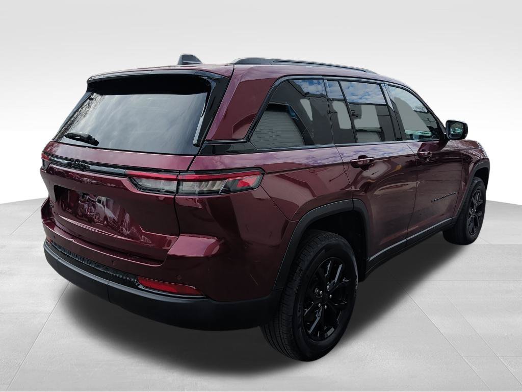 Certified 2025 Jeep Grand Cherokee Altitude AWD/4WD image 5
