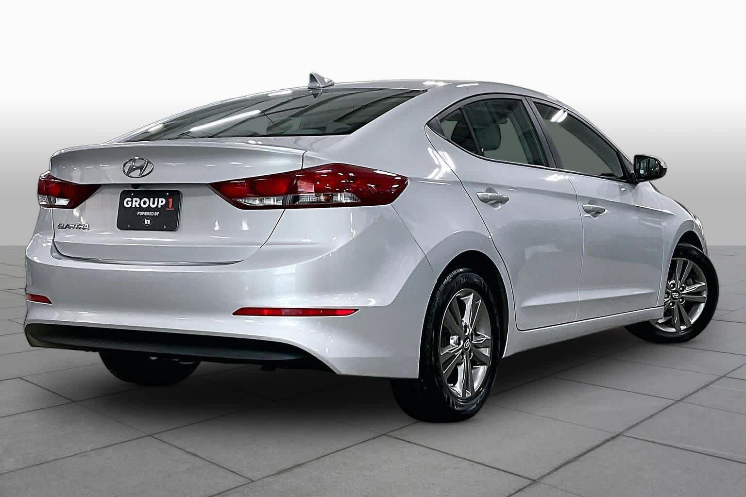 Used 2017 Hyundai Elantra SE FWD image 13