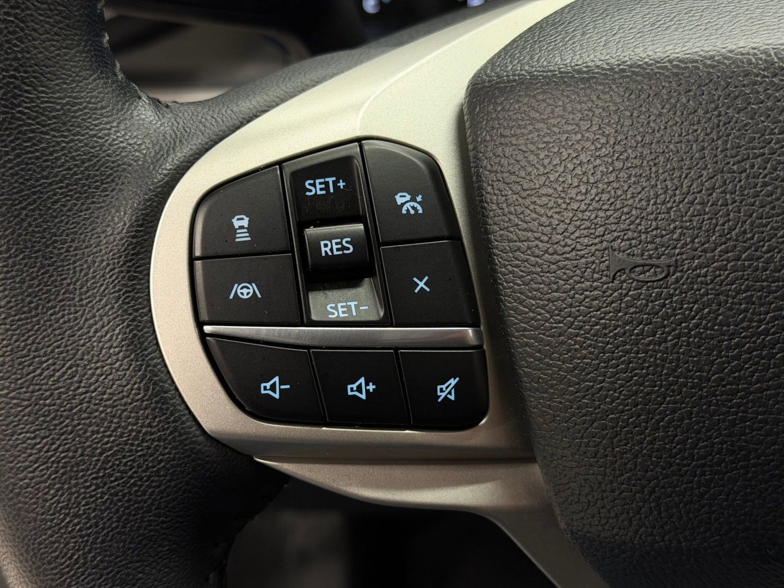 Used 2023 Ford Explorer XLT w/ Equipment Group 202A image 13