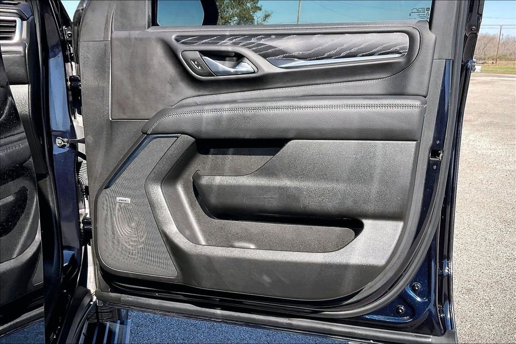 Used 2023 GMC Yukon Denali image 28
