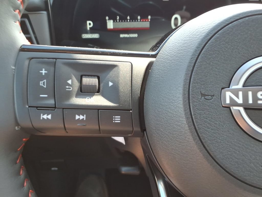 New 2026 Nissan Kicks SR w/ SR Premium Package FWD image 17