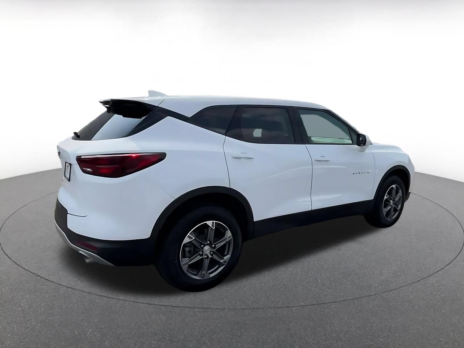 Used 2025 Chevrolet Blazer LT FWD image 15