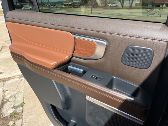 Used 2025 Ford Expedition King Ranch image 16