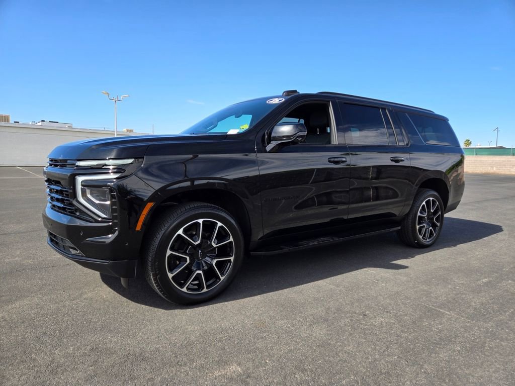 Used 2025 Chevrolet Suburban RST w/ Comfort Package AWD/4WD image 2