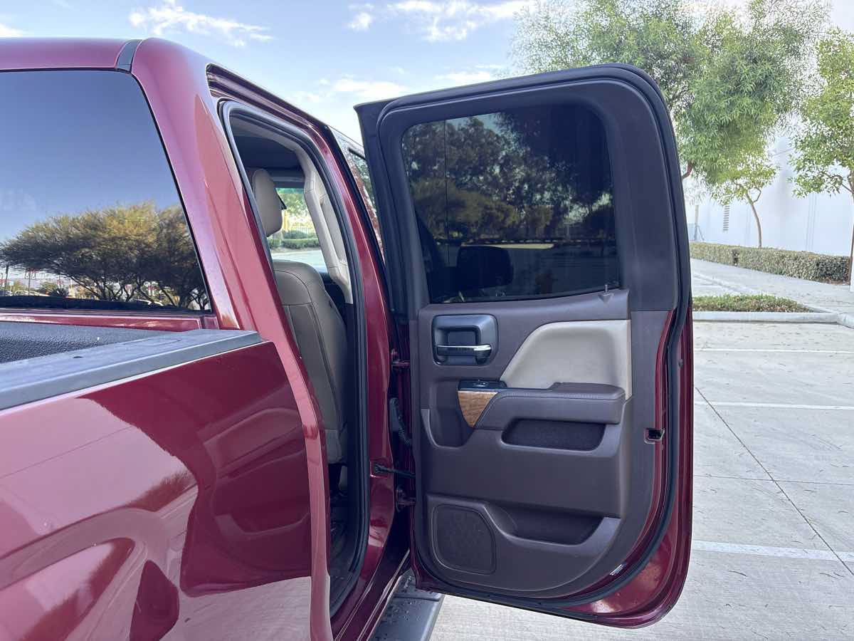 Used 2017 Chevrolet Silverado 1500 LTZ w/ LTZ Plus Package RWD image 13