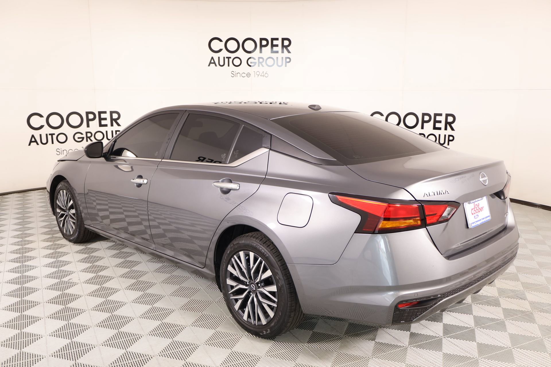 Used 2024 Nissan Altima 2.5 SV AWD/4WD image 21