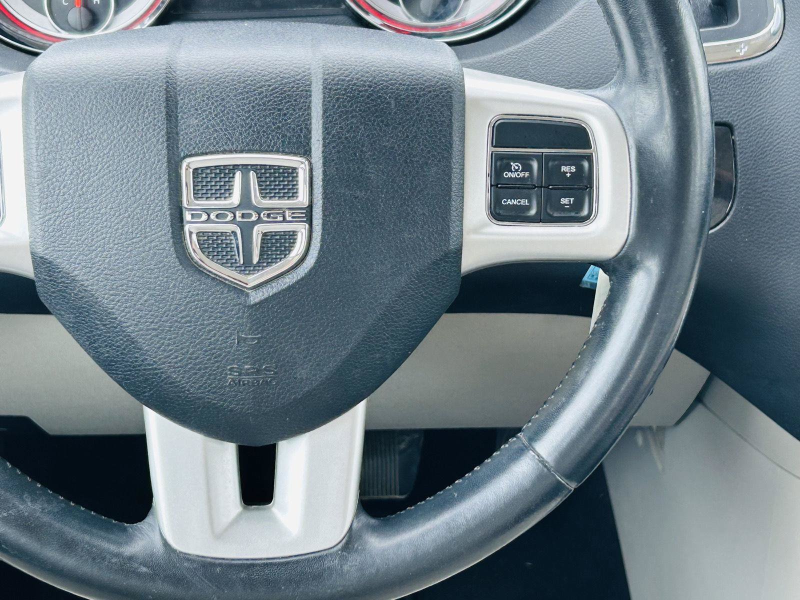 Used 2016 Dodge Grand Caravan American Value Package w/ UConnect Hands-Free Group FWD image 10