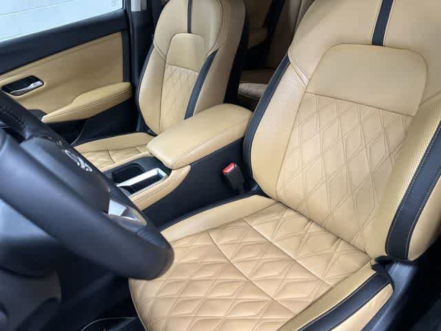 Used 2025 Nissan Sentra SV w/ SV Premium Package FWD image 10
