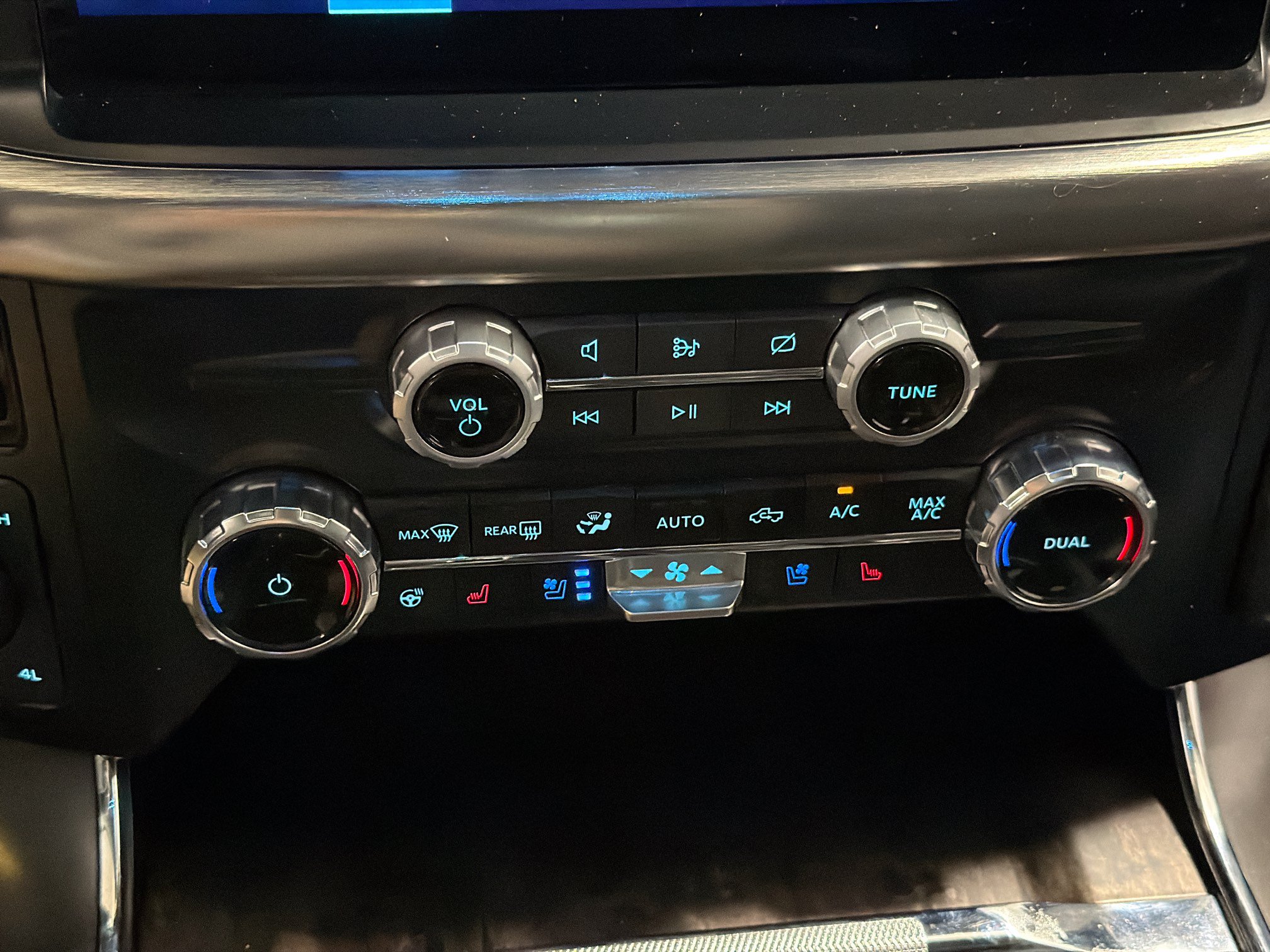 Used 2023 Ford F150 Lariat w/ Trailer Tow Package AWD/4WD image 32