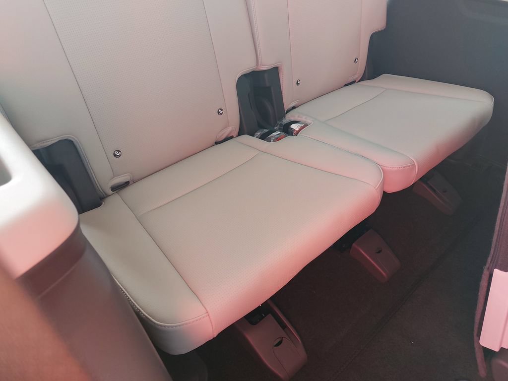 New 2026 Hyundai Santa Fe Limited FWD image 12