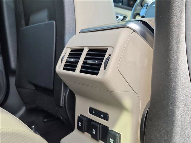 Used 2019 Land Rover Range Rover Velar S AWD/4WD image 23