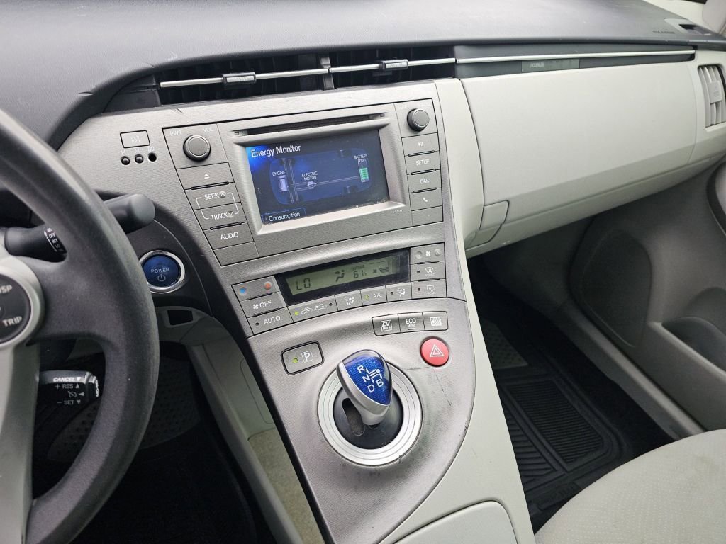 Used 2014 Toyota Prius Two image 31