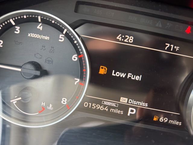 Used 2025 Mitsubishi Outlander SE image 12