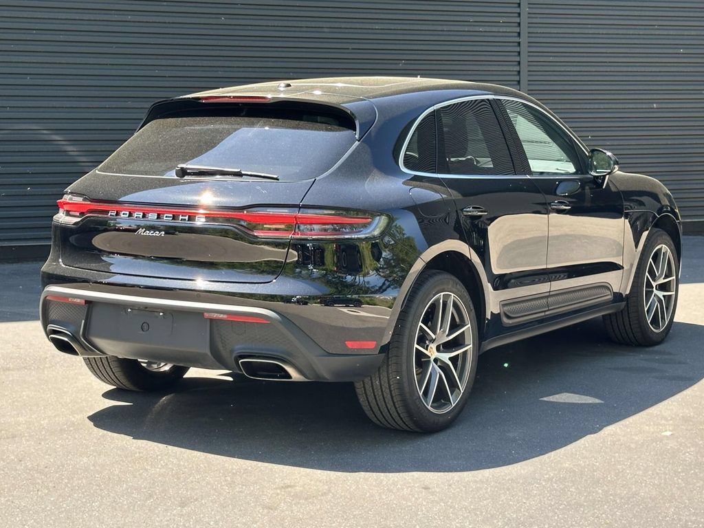 Certified 2026 Porsche Macan AWD/4WD image 5