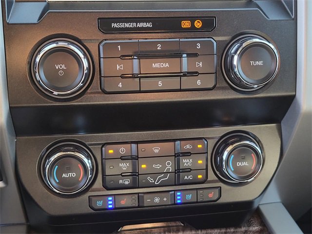 Used 2019 Ford F250 Lariat w/ Chrome Package image 24