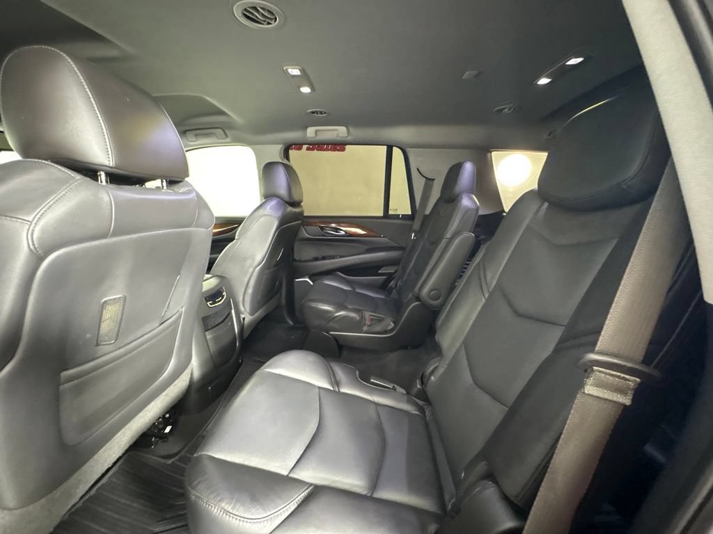 Used 2020 Cadillac Escalade 2WD image 41