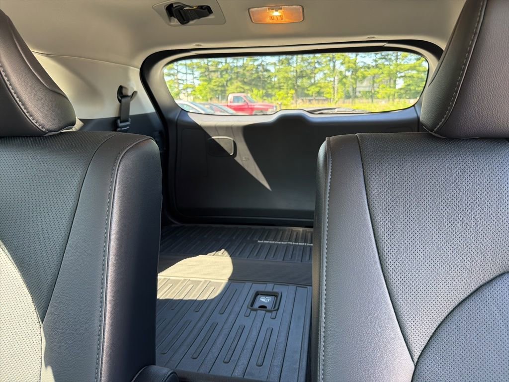 Used 2021 Toyota Highlander Limited AWD/4WD image 12