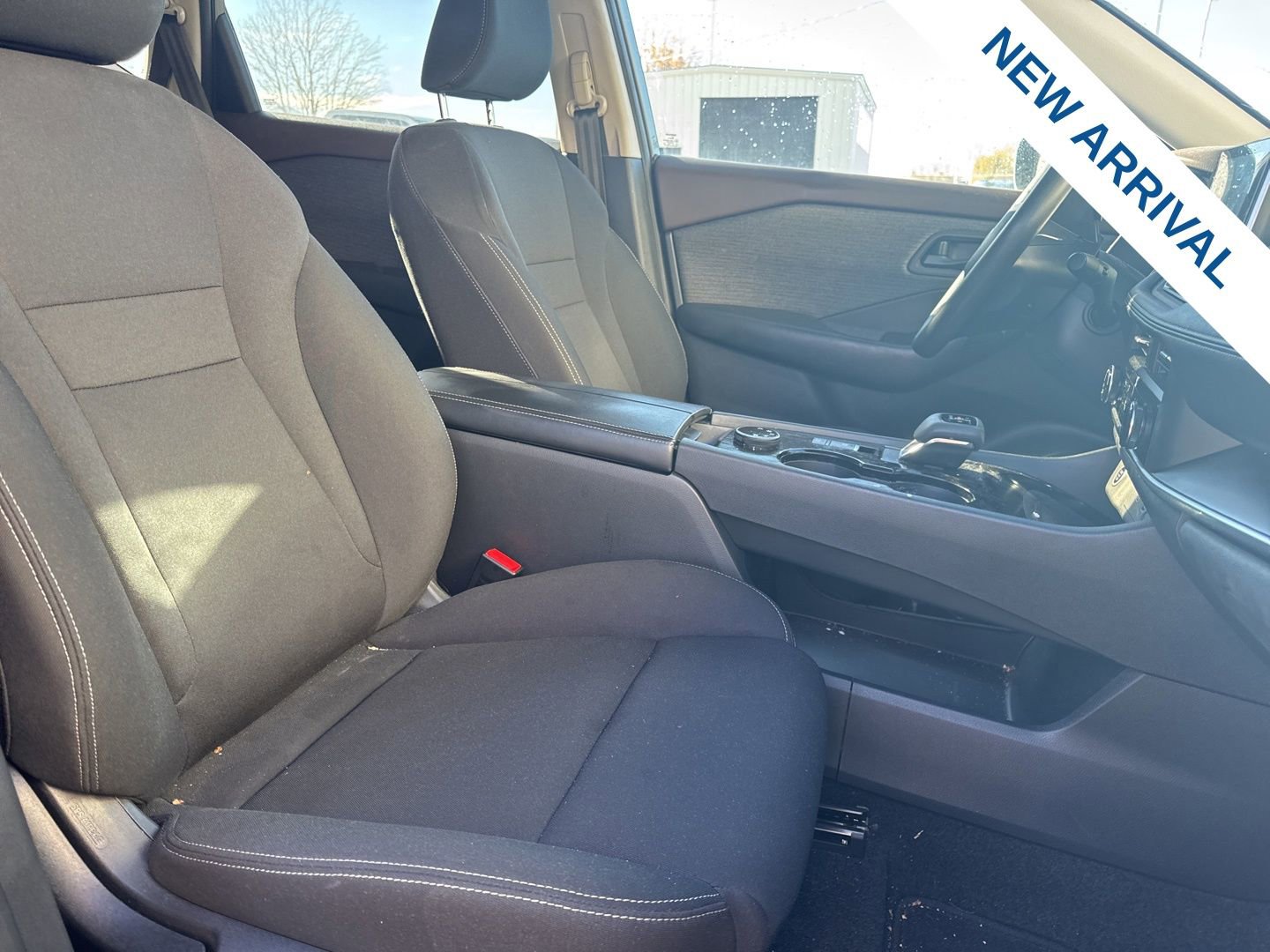 Used 2023 Nissan Rogue S image 9