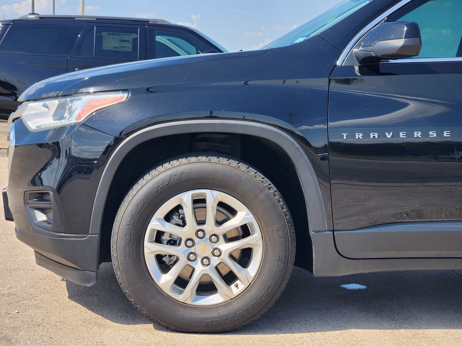 Used 2021 Chevrolet Traverse LS w/ LPO, Floor Liner Package FWD image 9