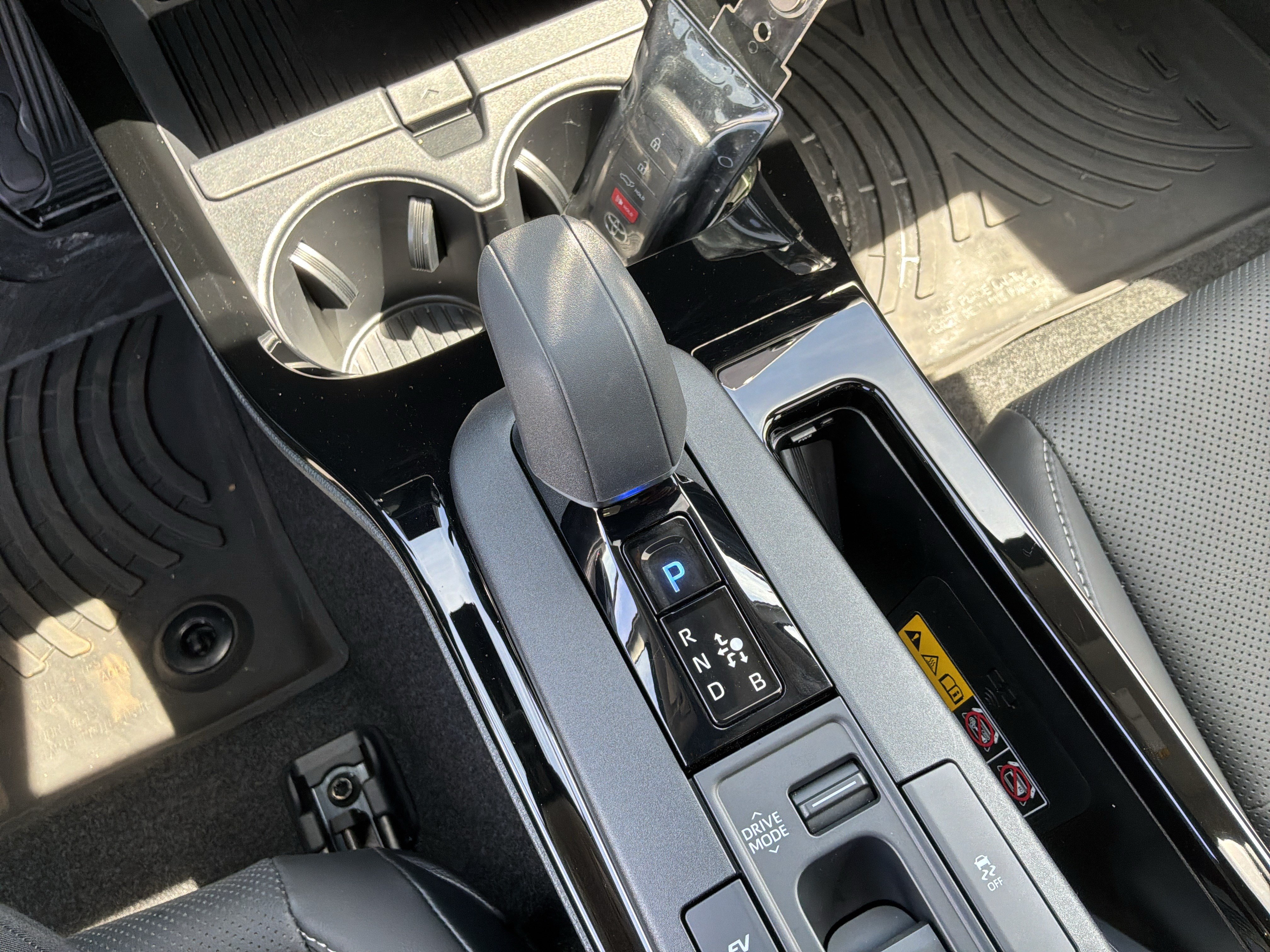 Used 2024 Toyota Prius Limited FWD image 26