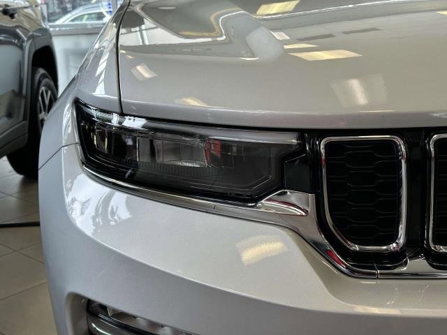 Used 2024 Jeep Grand Cherokee Limited 4xe image 7