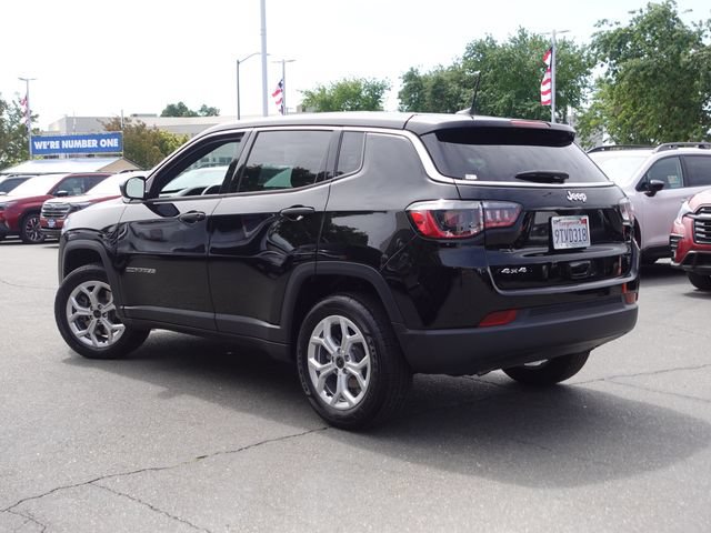 Used 2025 Jeep Compass Sport AWD/4WD image 9