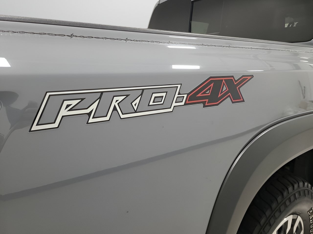 Used 2023 Nissan Frontier PRO-4X w/ Pro Convenience Package AWD/4WD image 8