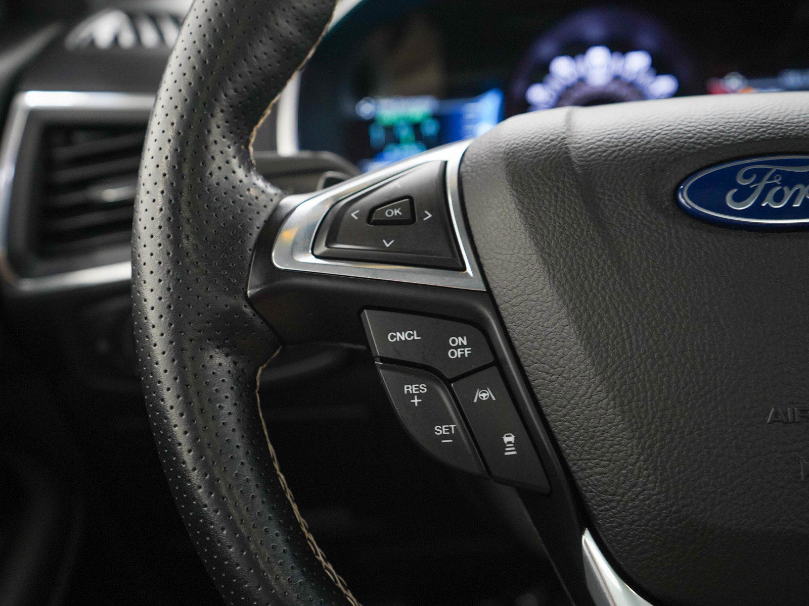 Used 2020 Ford Edge ST w/ Equipment Group 401A AWD/4WD image 25