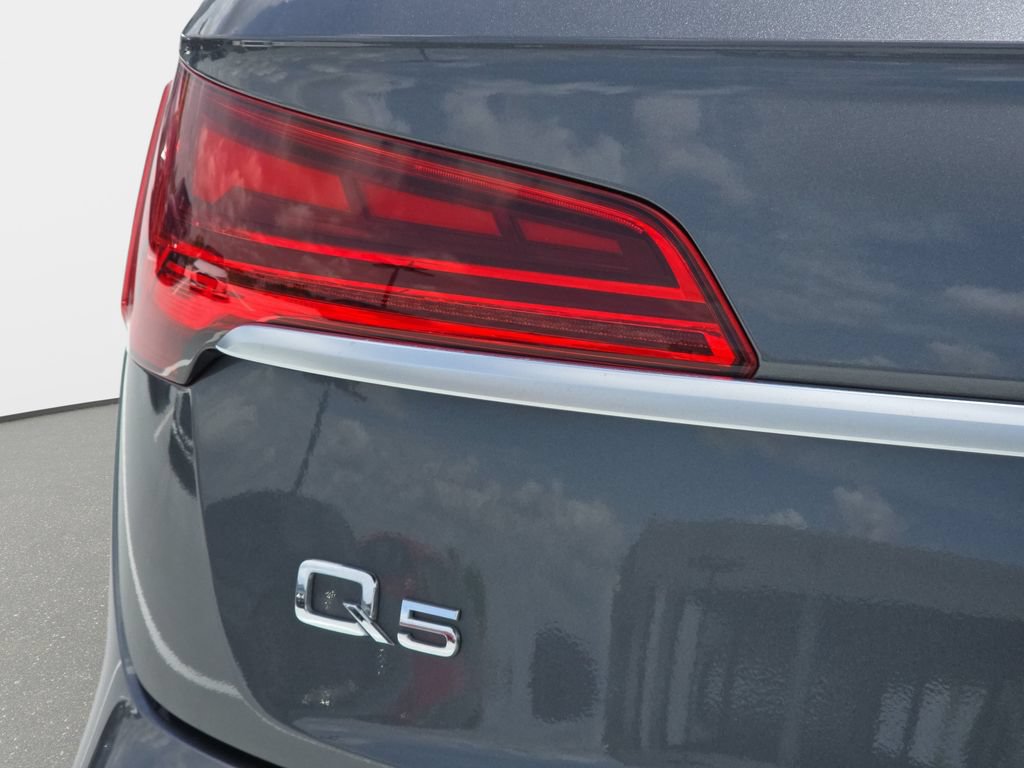 Used 2023 Audi Q5 2.0T Premium Plus w/ Premium Plus Package AWD/4WD image 31