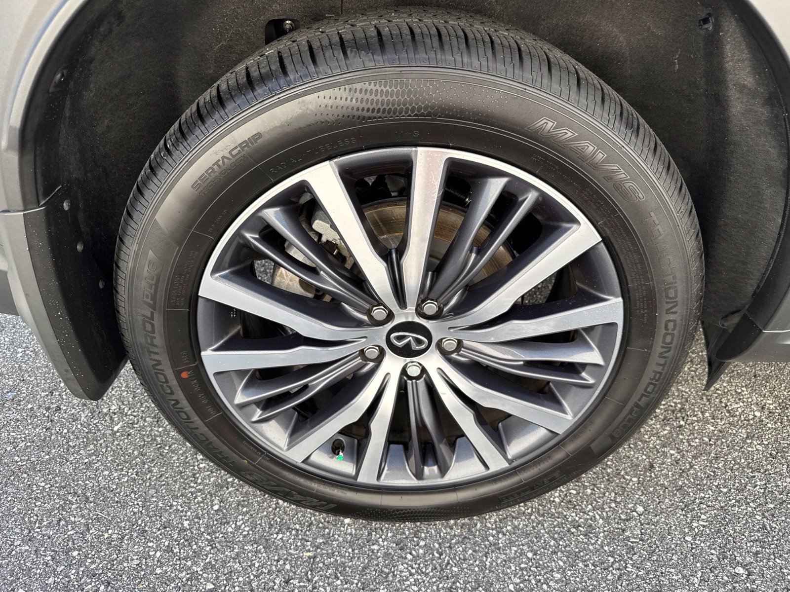 Used 2023 INFINITI QX60 Sensory w/ Vision Package AWD/4WD image 9