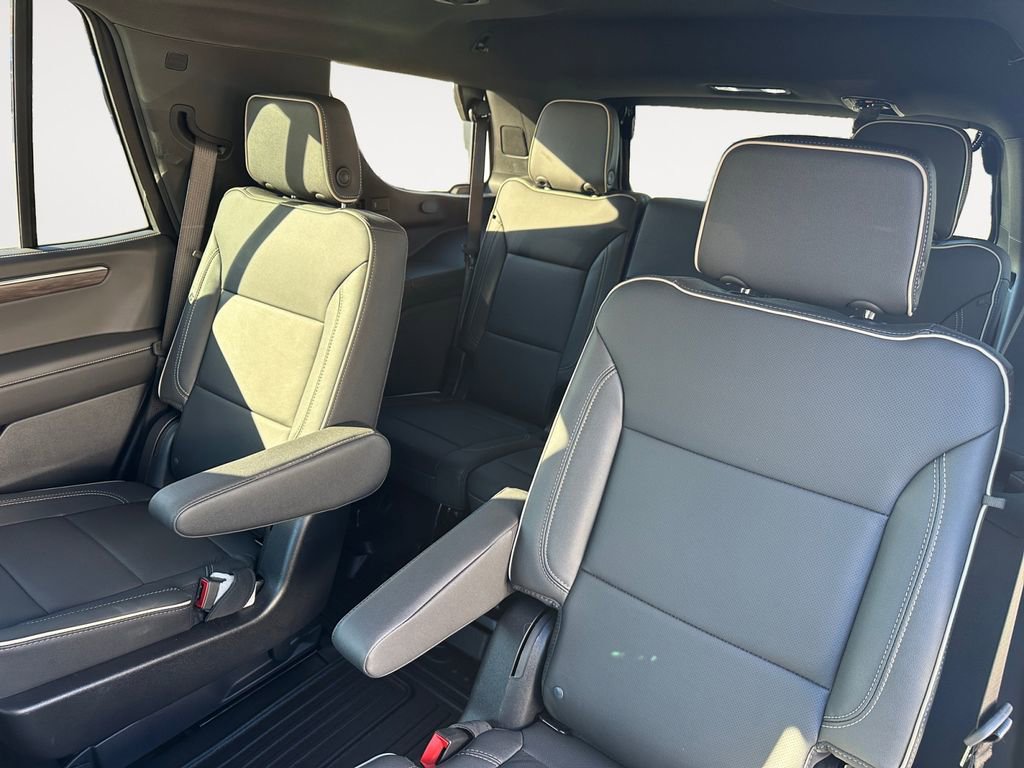 Used 2025 Chevrolet Tahoe Premier AWD/4WD image 13