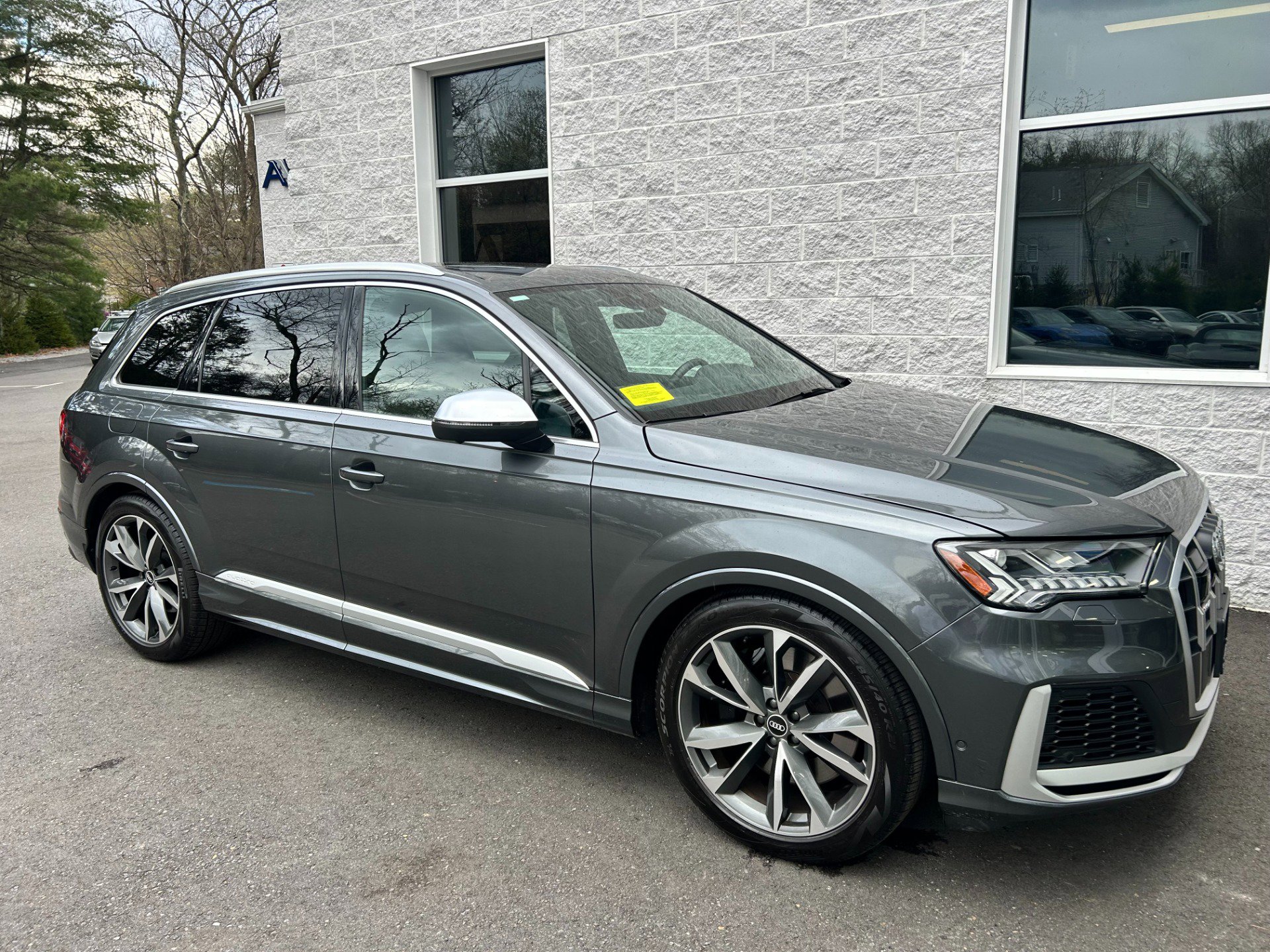Used 2021 Audi SQ7 Premium Plus w/ Driver Assistance Package image 9
