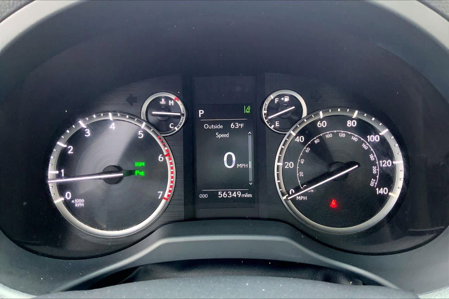 Used 2022 Lexus GX 460 Premium w/ Accessory Package AWD/4WD image 25