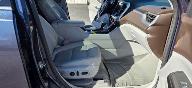 Used 2019 GMC Acadia SLT image 18