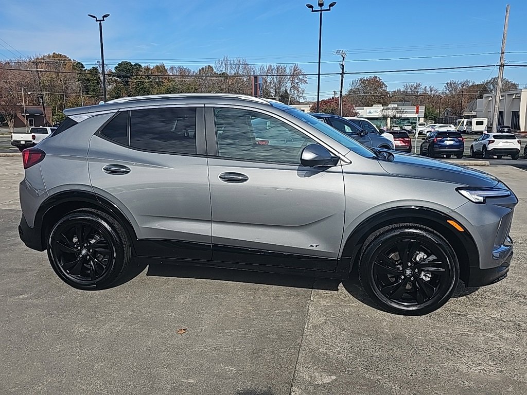 Used 2025 Buick Encore GX Sport Touring w/ Advanced Technology Package image 2