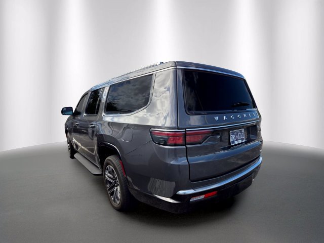 Used 2024 Jeep Wagoneer L Series II w/ Flexible Seating Group RWD image 2